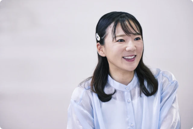 笑顔の有村選手画像