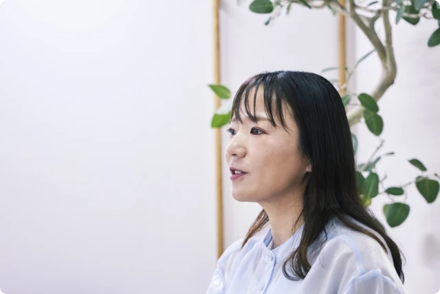 ゴルフの楽しさを語る有村選手画像